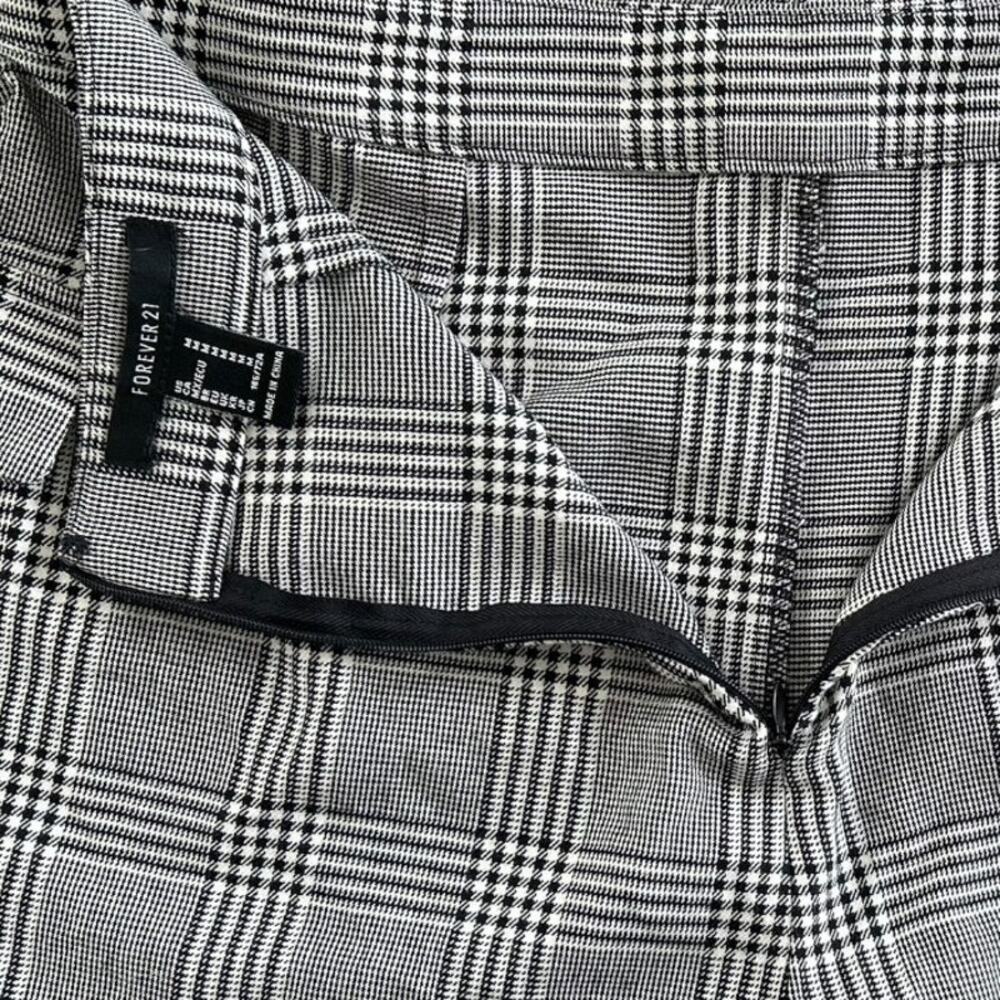 Forever 21 Black White Plaid Skort Belted Mini Skirt Shorts Size Medium - Picture 6 of 6